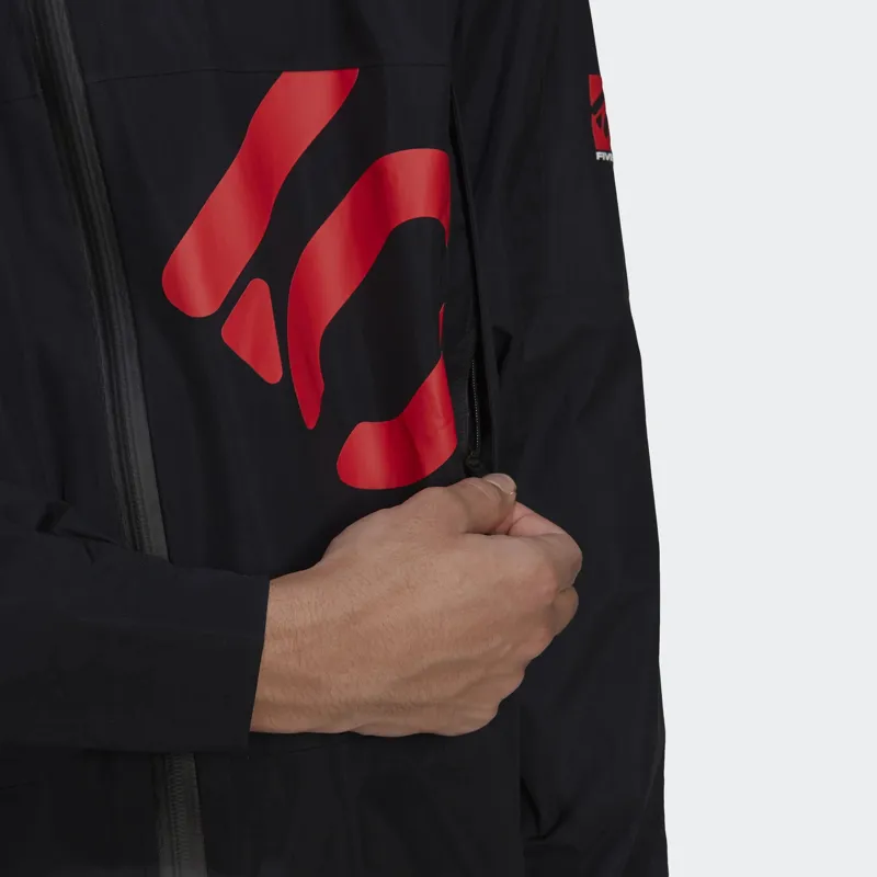 united airlines items allowed in carry on